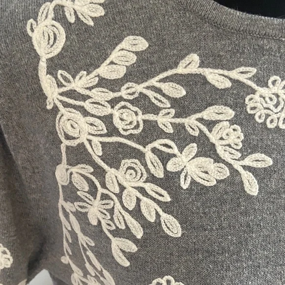 Market & Spruce Gray and Cream Women's Sweater - Picture 3 of 6